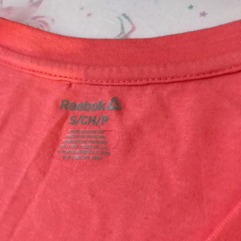 Pink Reebok shirt - Picture 2 of 3